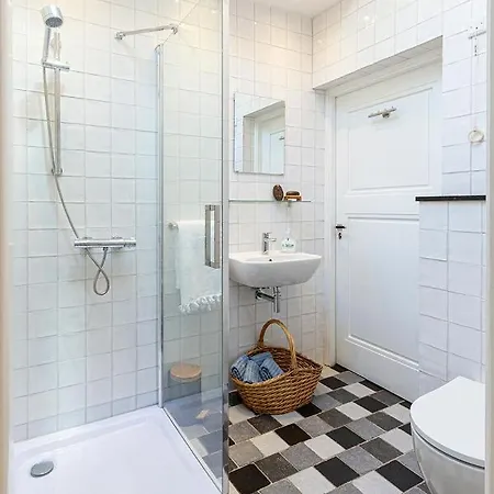 Roselle Apartment